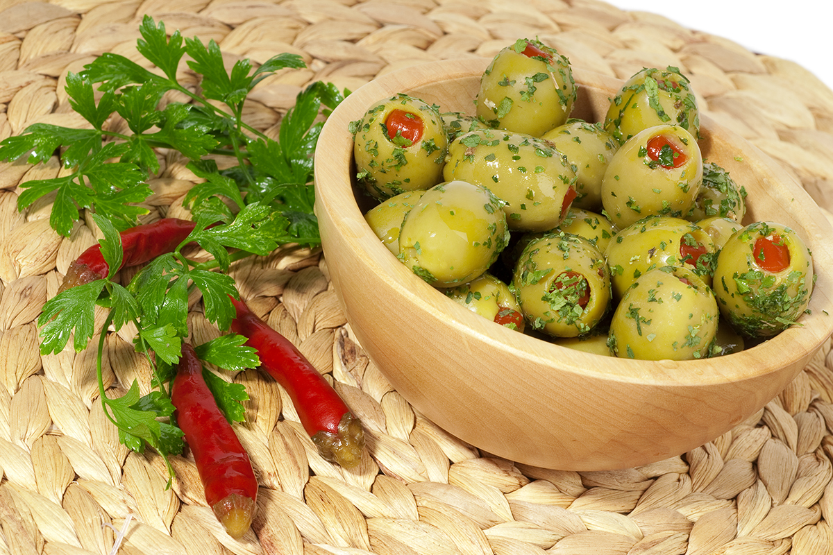 Olive verdi farcite giganti condite