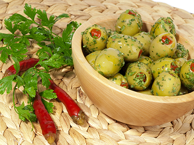 Olive verdi farcite giganti condite